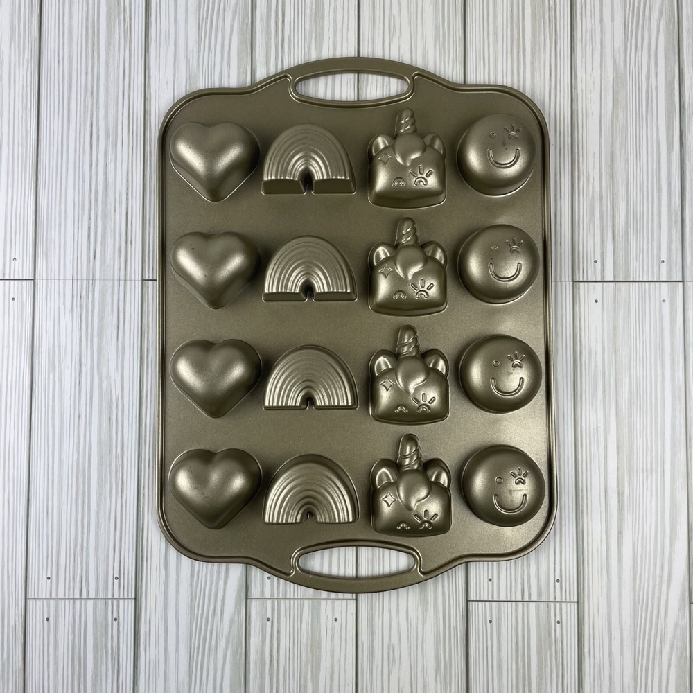 Williams Sonoma Flour‎ Shop Cake Bitelet Baking Pan-Unicorn,Heart,Rainbow,Smiley